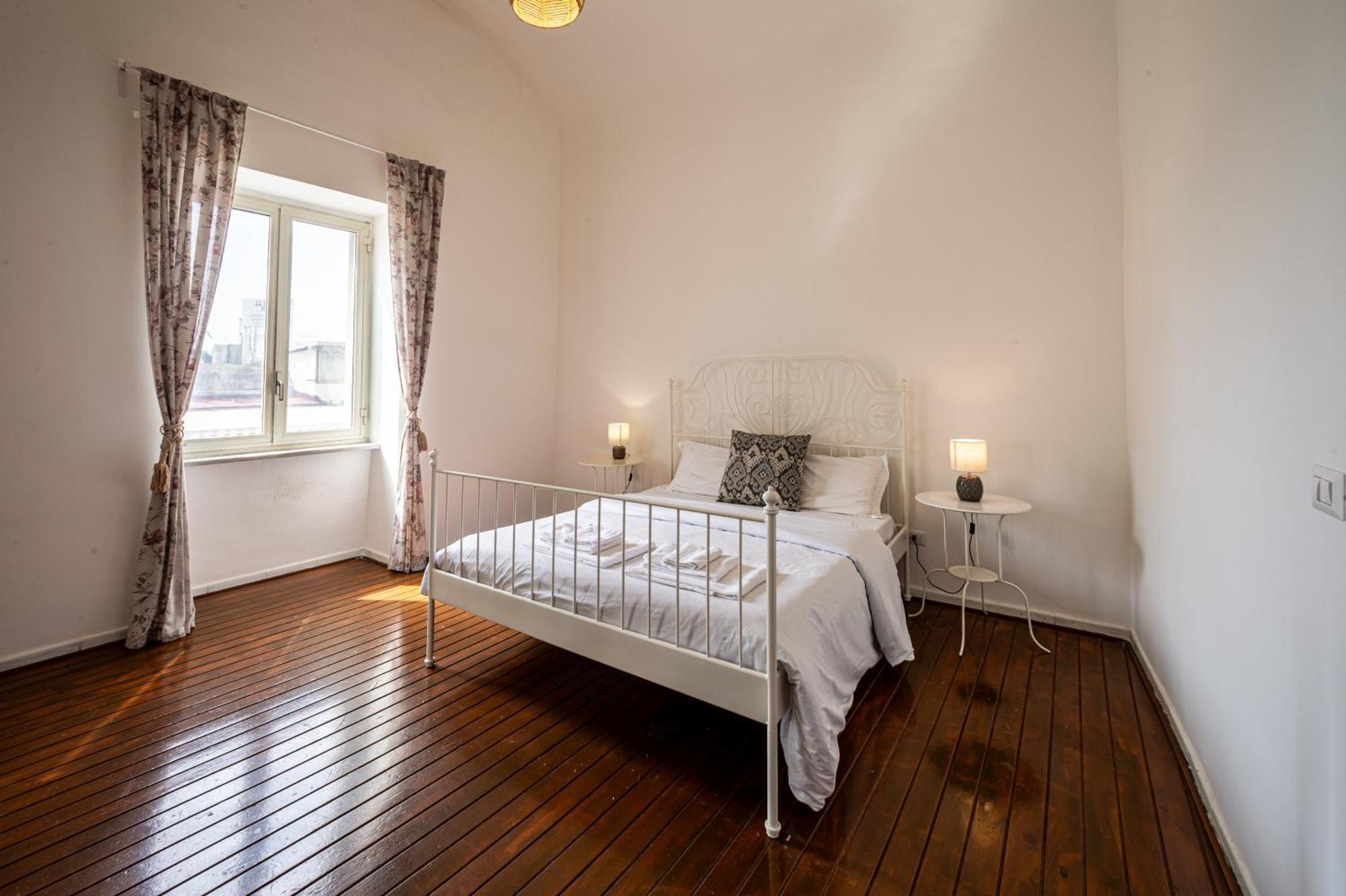 באקולי Mh Suites Rooms Apartments מראה חיצוני תמונה